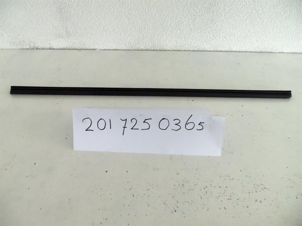 2017250365 (Doos )